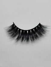 Load image into Gallery viewer, Pretty Exquisite